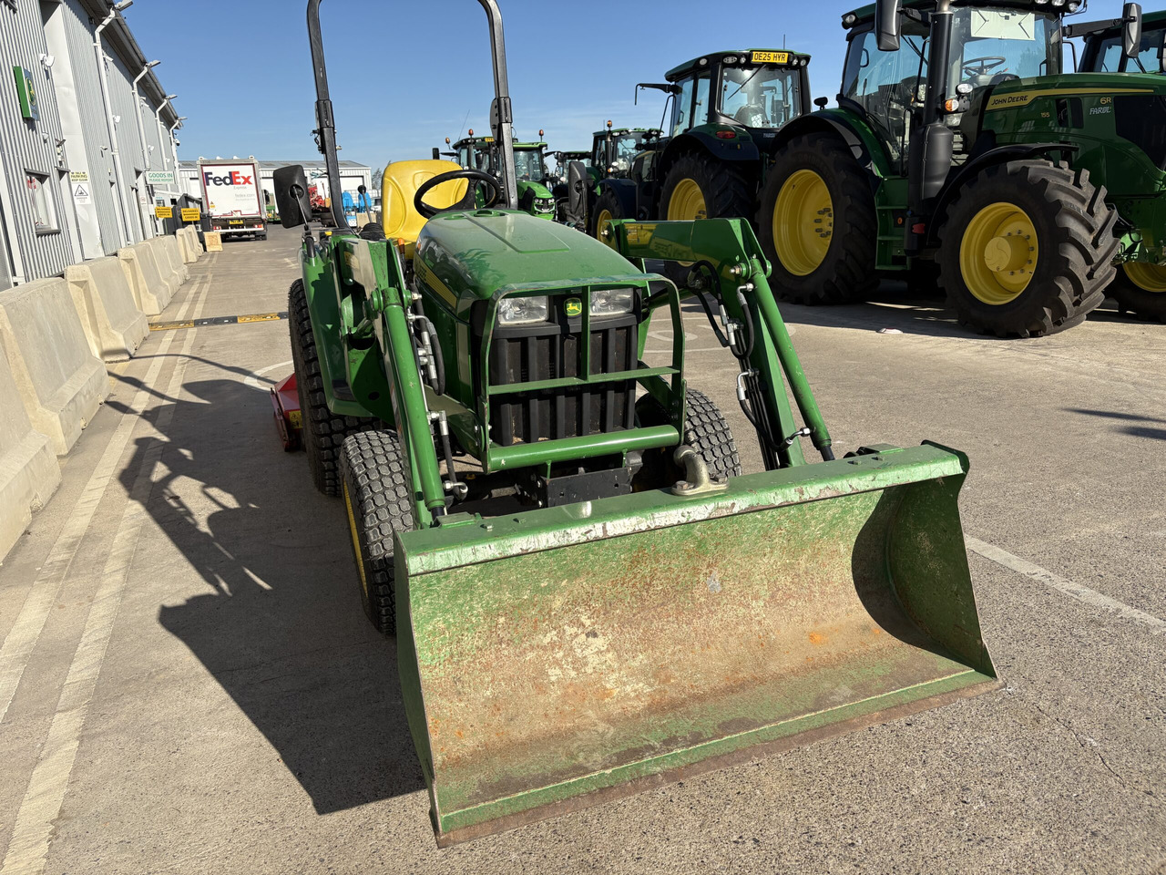 John Deere 3036E compact tractor with Loader - Мини трактор: слика 2 John Deere 3036E compact tractor with Loader - Мини трактор: слика 2