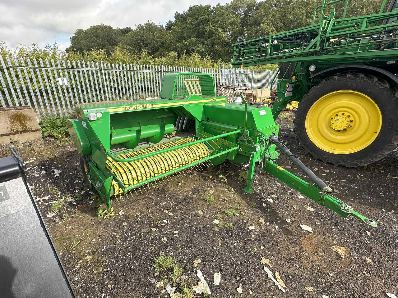 John Deere 459 baler - Балирка за квадратни бали: слика 3 John Deere 459 baler - Балирка за квадратни бали: слика 3
