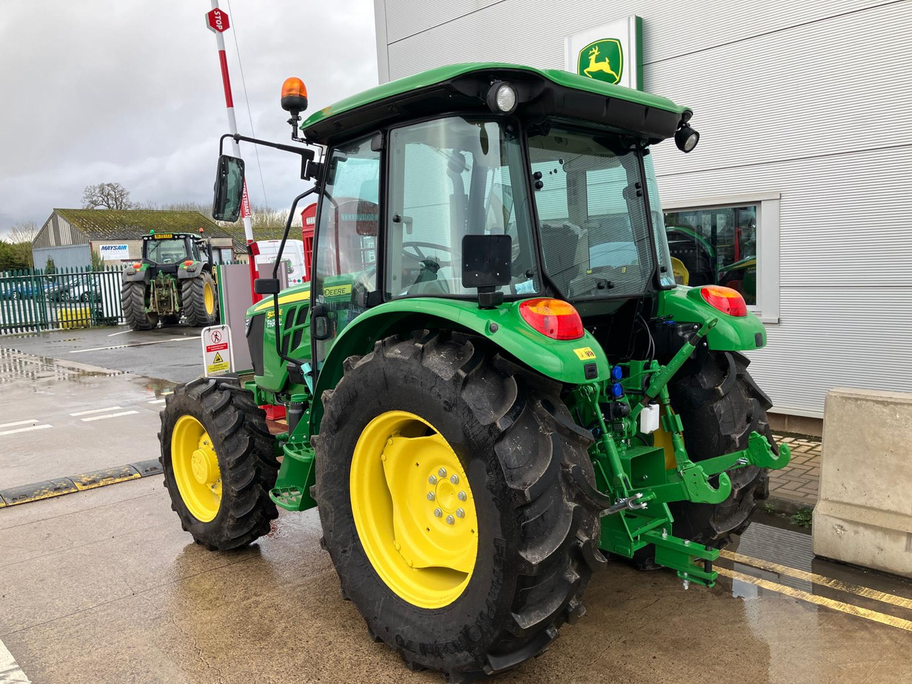 John Deere 5075E - Трактор: слика 4 John Deere 5075E - Трактор: слика 4