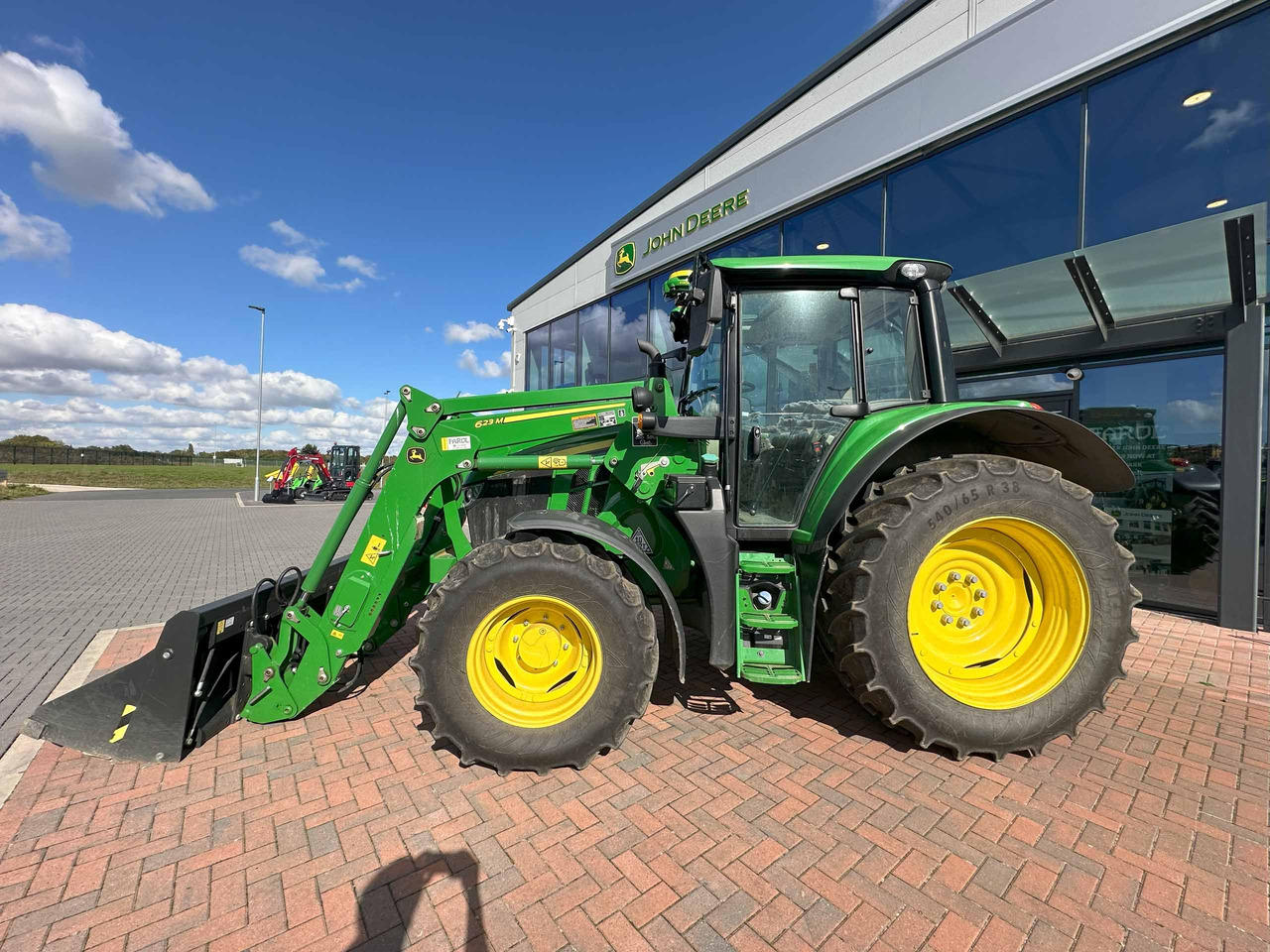 John Deere 6110M + 623M - Трактор: слика 3 John Deere 6110M + 623M - Трактор: слика 3