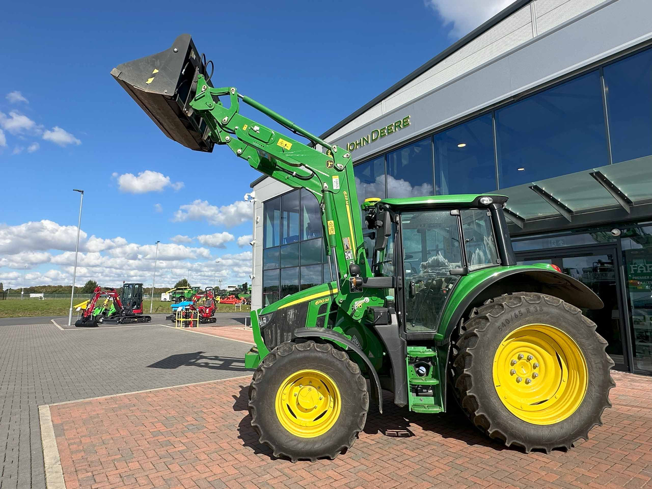 John Deere 6110M + 623M - Трактор: слика 2 John Deere 6110M + 623M - Трактор: слика 2