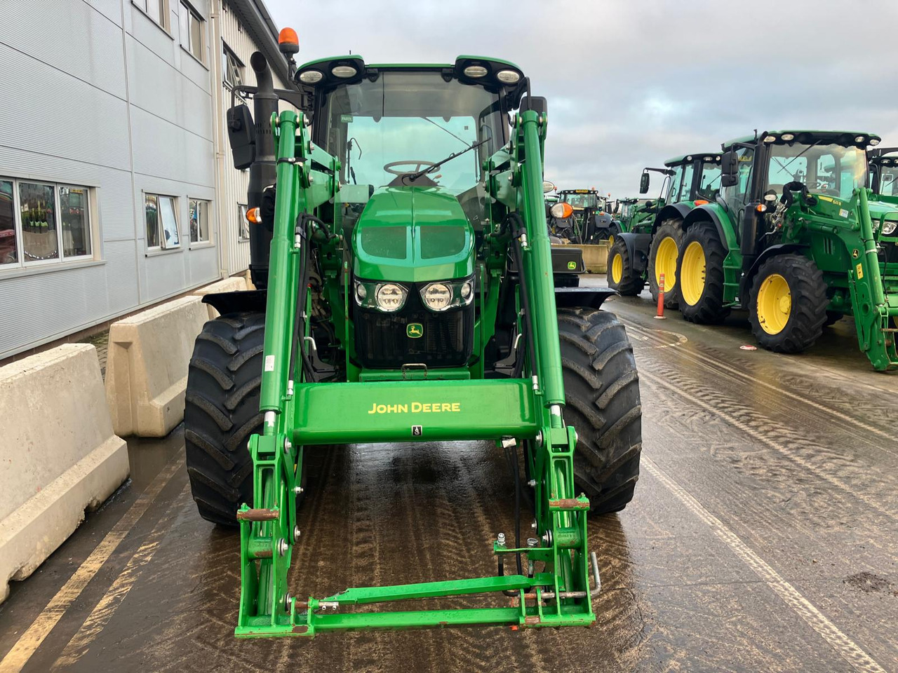 John Deere 6120M - Трактор: слика 3 John Deere 6120M - Трактор: слика 3