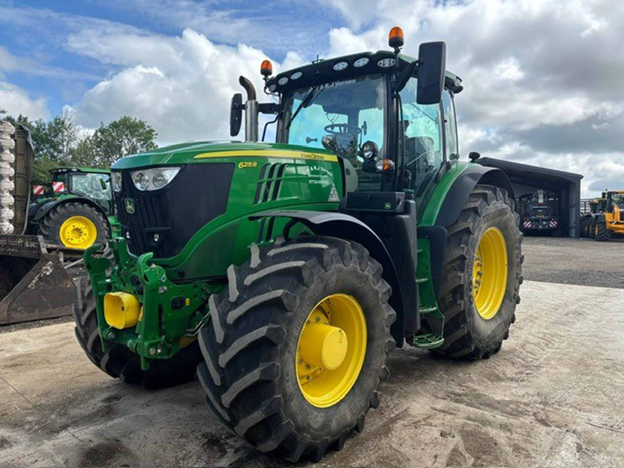 John Deere 6215R - Трактор: слика 1 John Deere 6215R - Трактор: слика 1