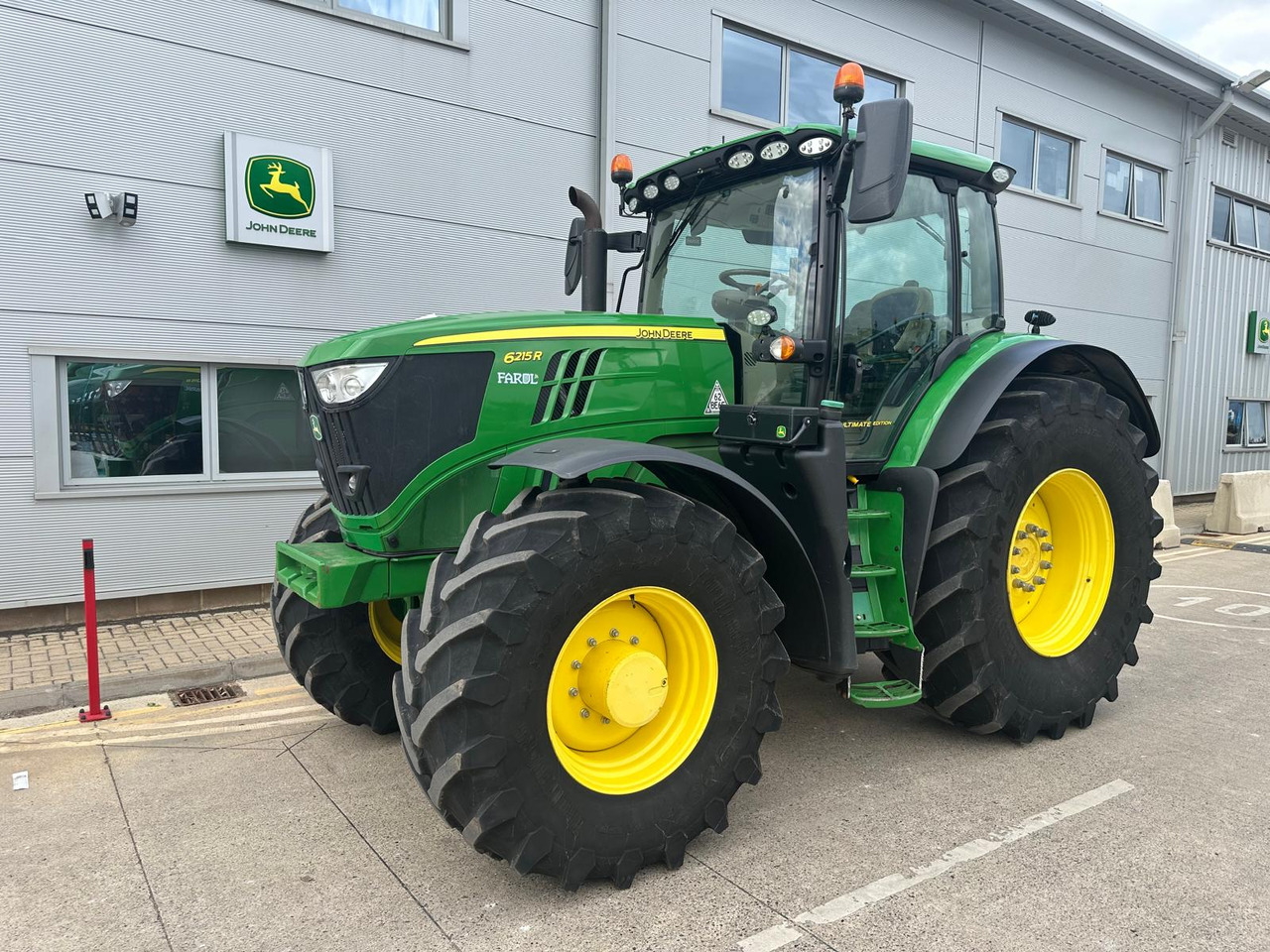 John Deere 6215R - Трактор: слика 1 John Deere 6215R - Трактор: слика 1