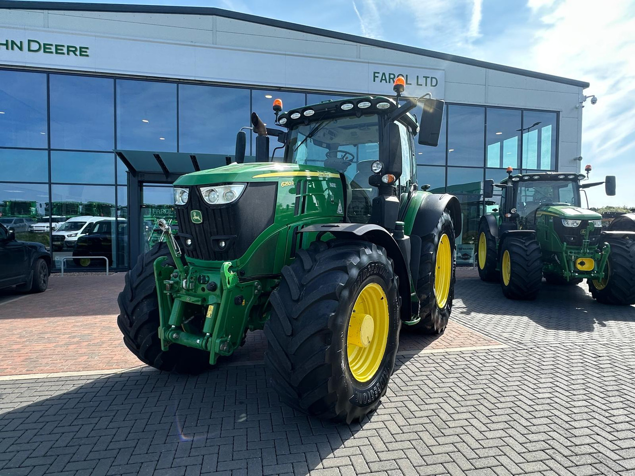 John Deere 6250R - Трактор: слика 1 John Deere 6250R - Трактор: слика 1