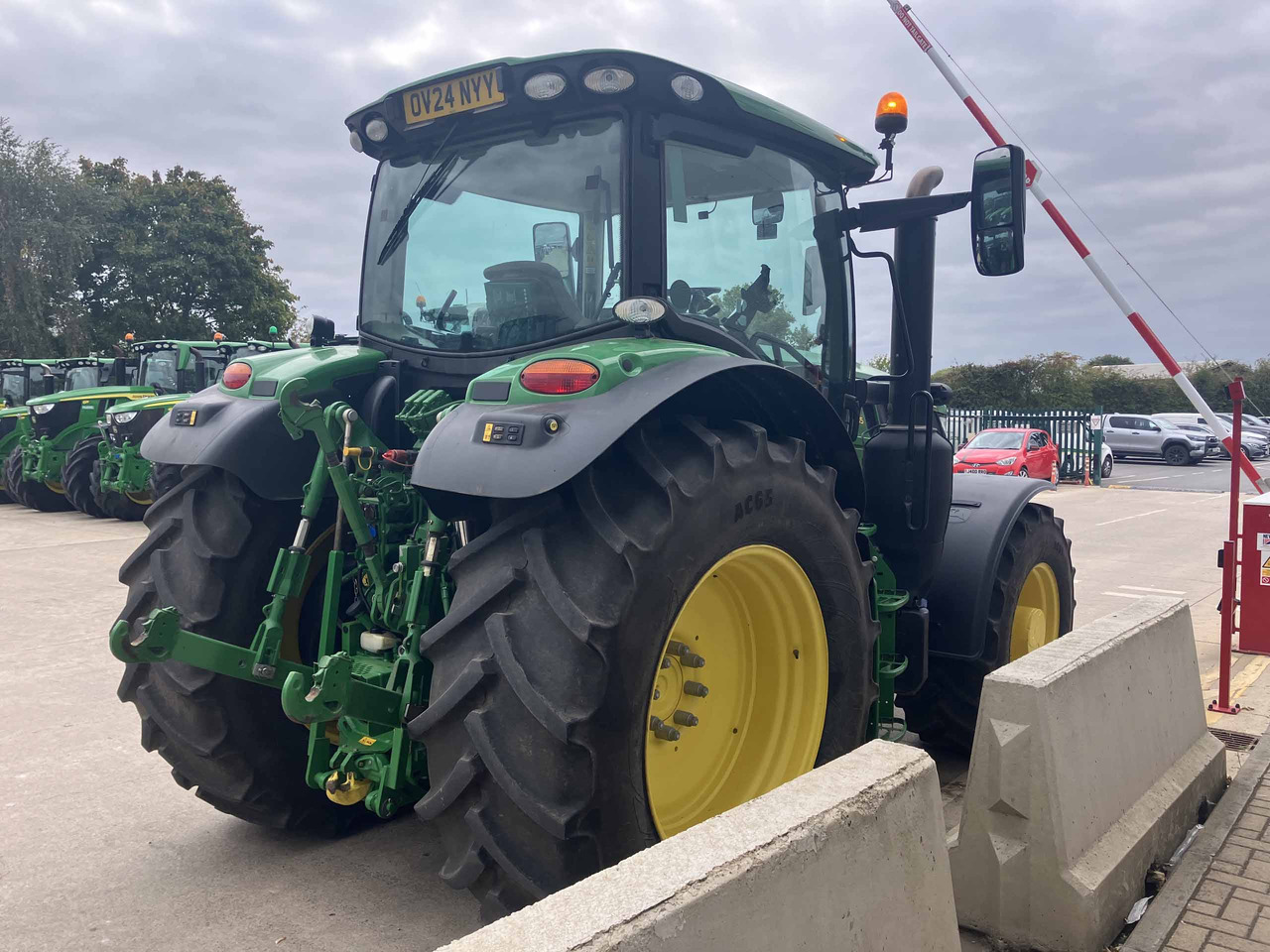 John Deere 6R 155 - Трактор: слика 5 John Deere 6R 155 - Трактор: слика 5