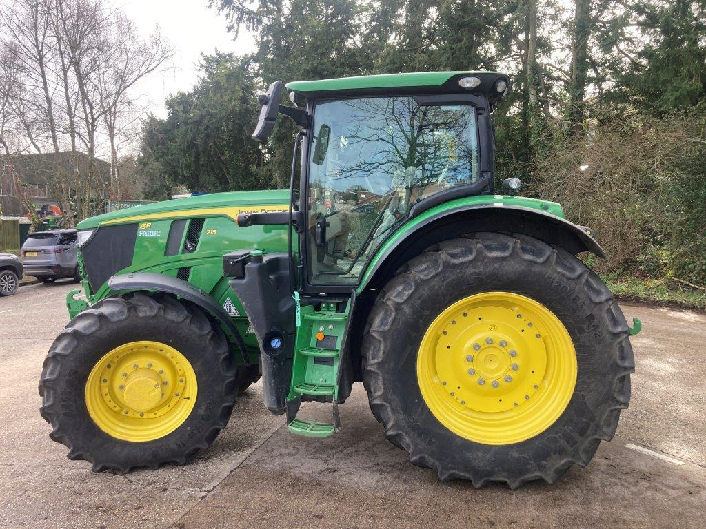 John Deere 6R 215 - Трактор: слика 1 John Deere 6R 215 - Трактор: слика 1