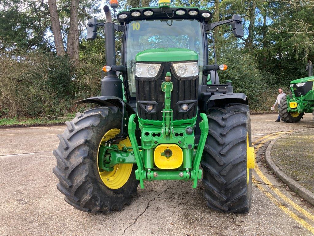 John Deere 6R 215 - Трактор: слика 3 John Deere 6R 215 - Трактор: слика 3