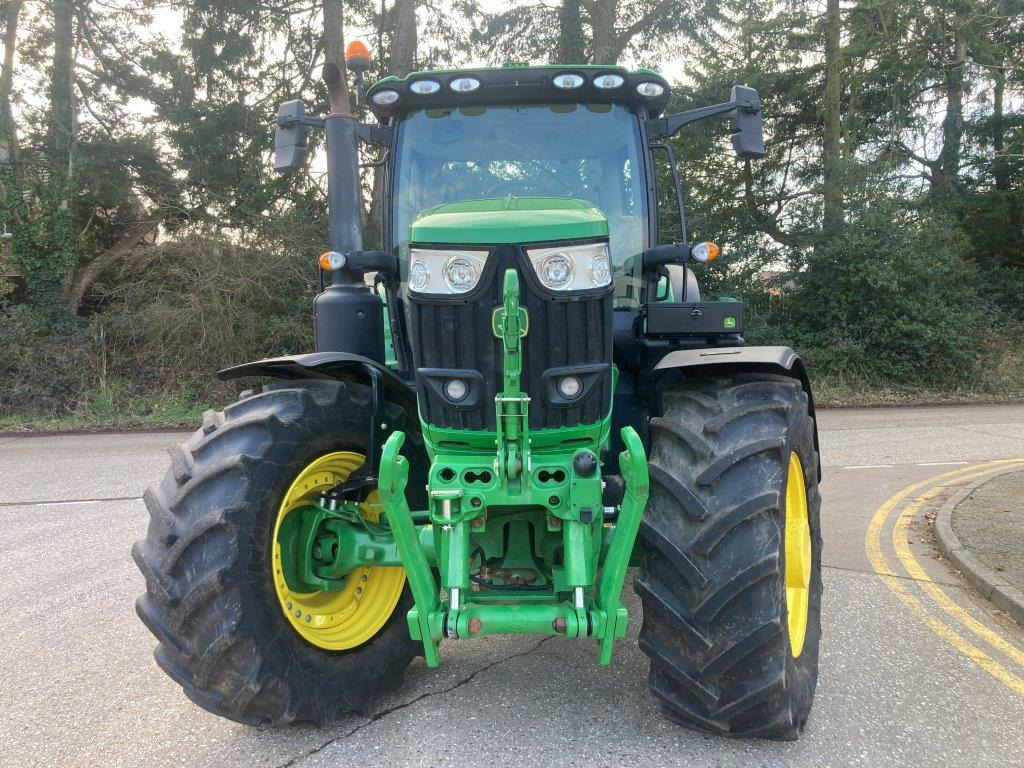 John Deere 6R 215 - Трактор: слика 3 John Deere 6R 215 - Трактор: слика 3