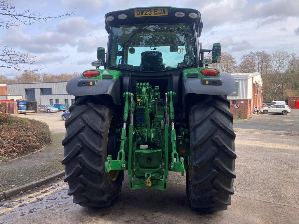 John Deere 6R 215 - Трактор: слика 4 John Deere 6R 215 - Трактор: слика 4