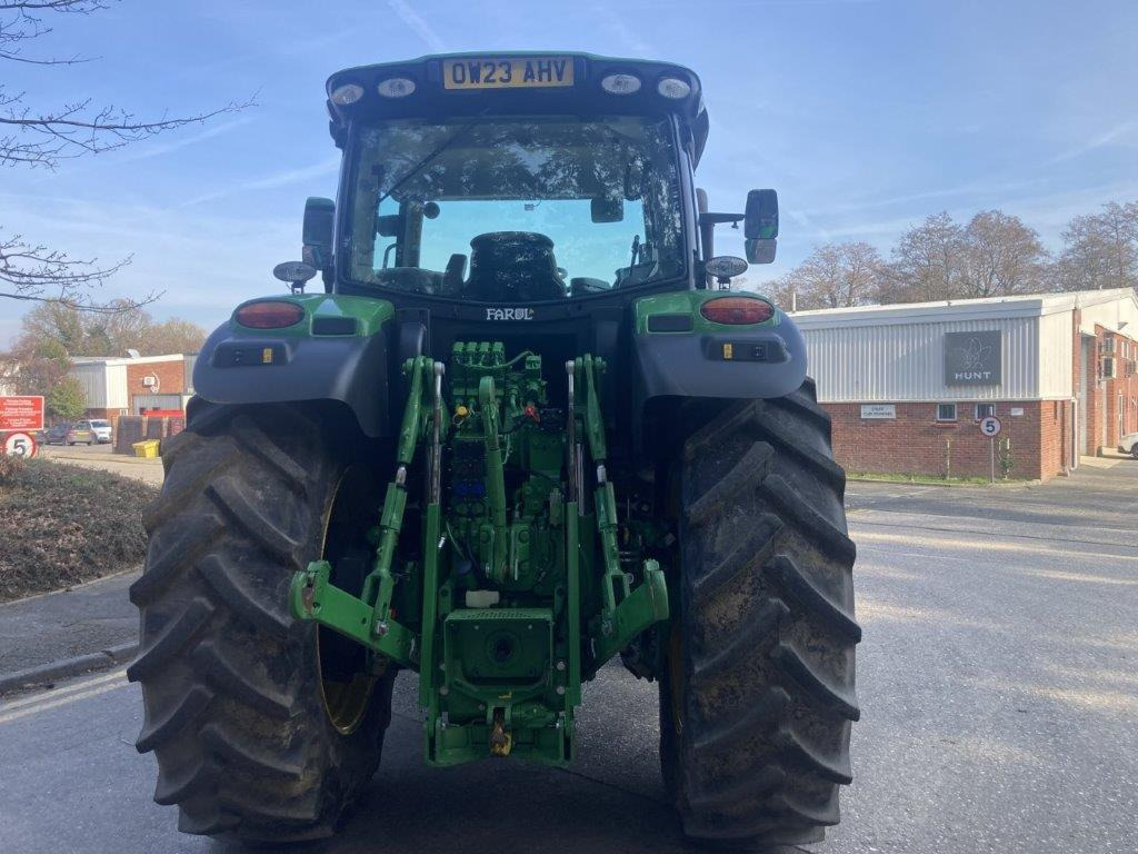 John Deere 6R 215 - Трактор: слика 4 John Deere 6R 215 - Трактор: слика 4