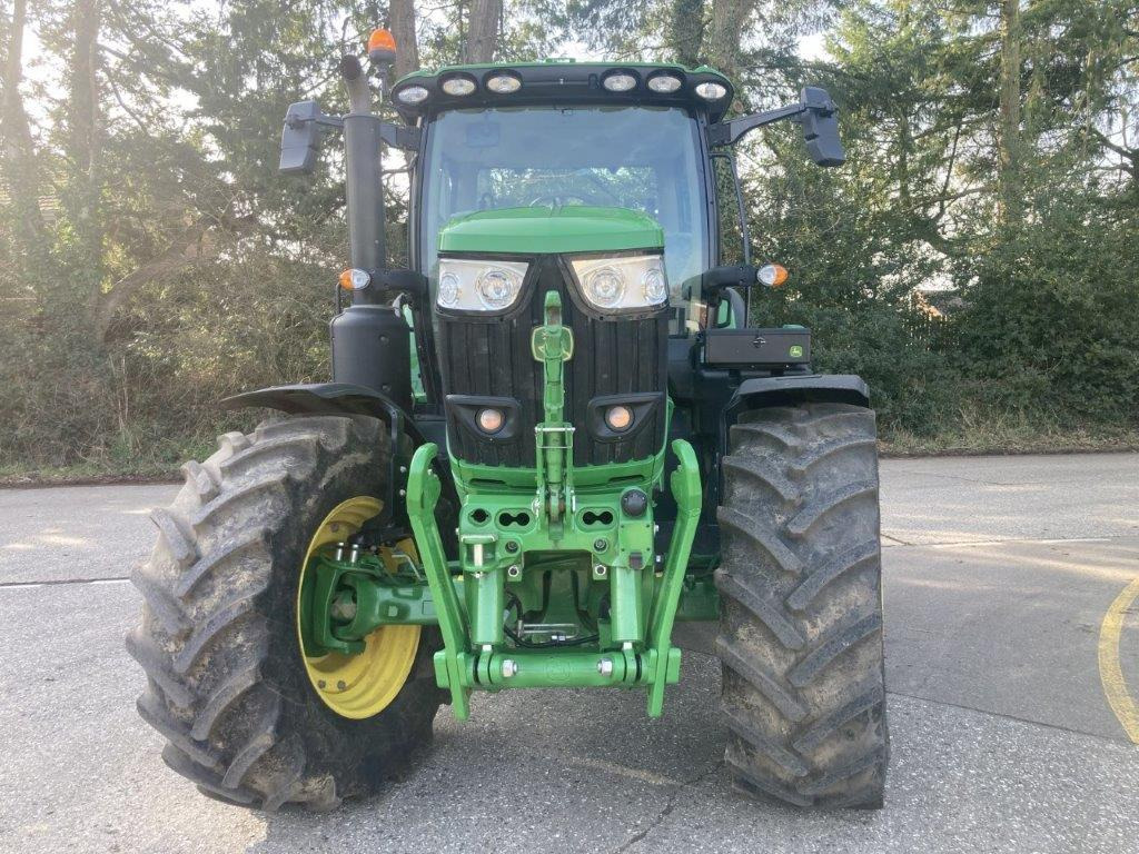 John Deere 6R 215 - Трактор: слика 2 John Deere 6R 215 - Трактор: слика 2