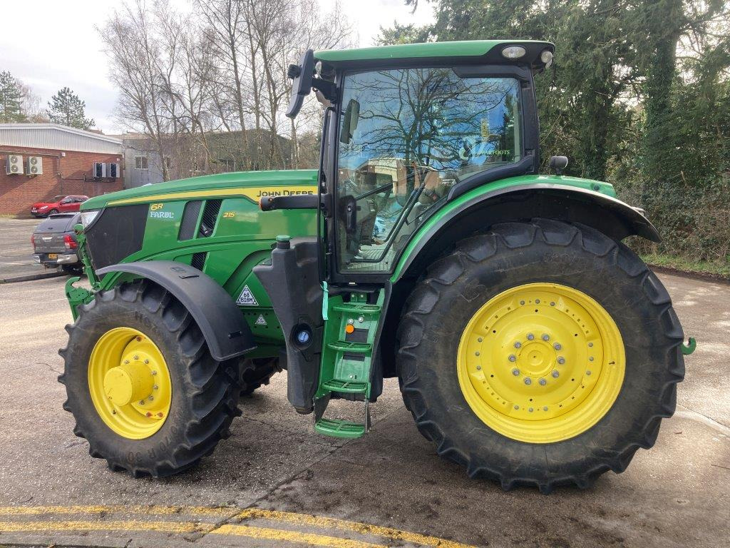 John Deere 6R 215 - Трактор: слика 2 John Deere 6R 215 - Трактор: слика 2