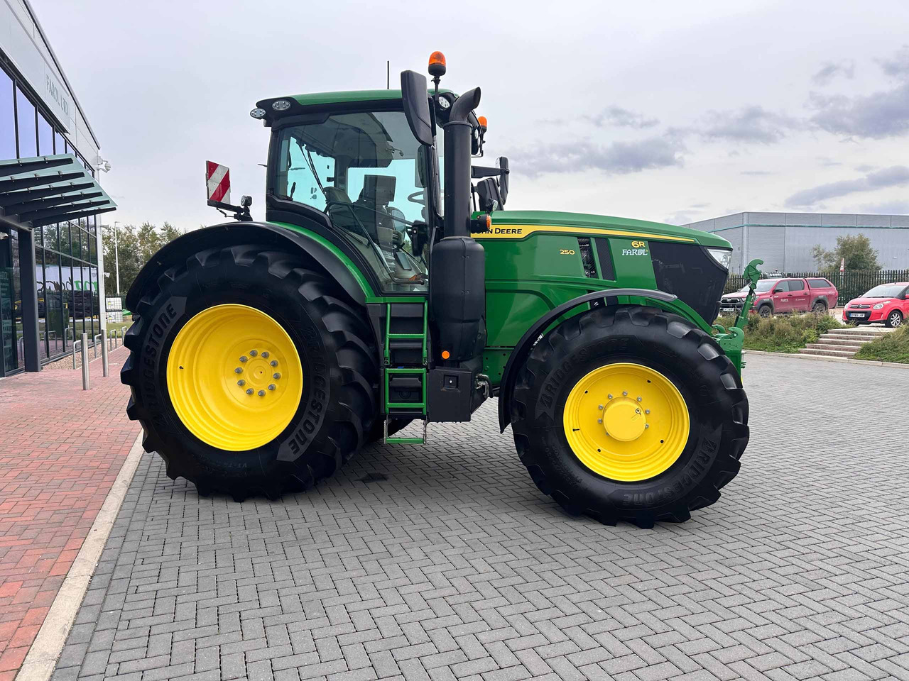 John Deere 6R 250 - Трактор: слика 4 John Deere 6R 250 - Трактор: слика 4