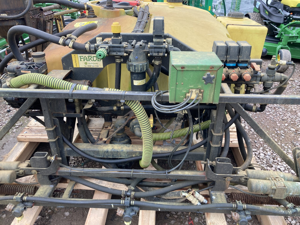 John Deere HD200 de-mount sprayer - Градинарска опрема: слика 4 John Deere HD200 de-mount sprayer - Градинарска опрема: слика 4