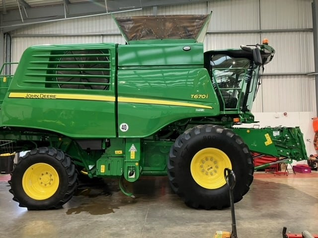 John Deere T670i - Комбајн: слика 1 John Deere T670i - Комбајн: слика 1