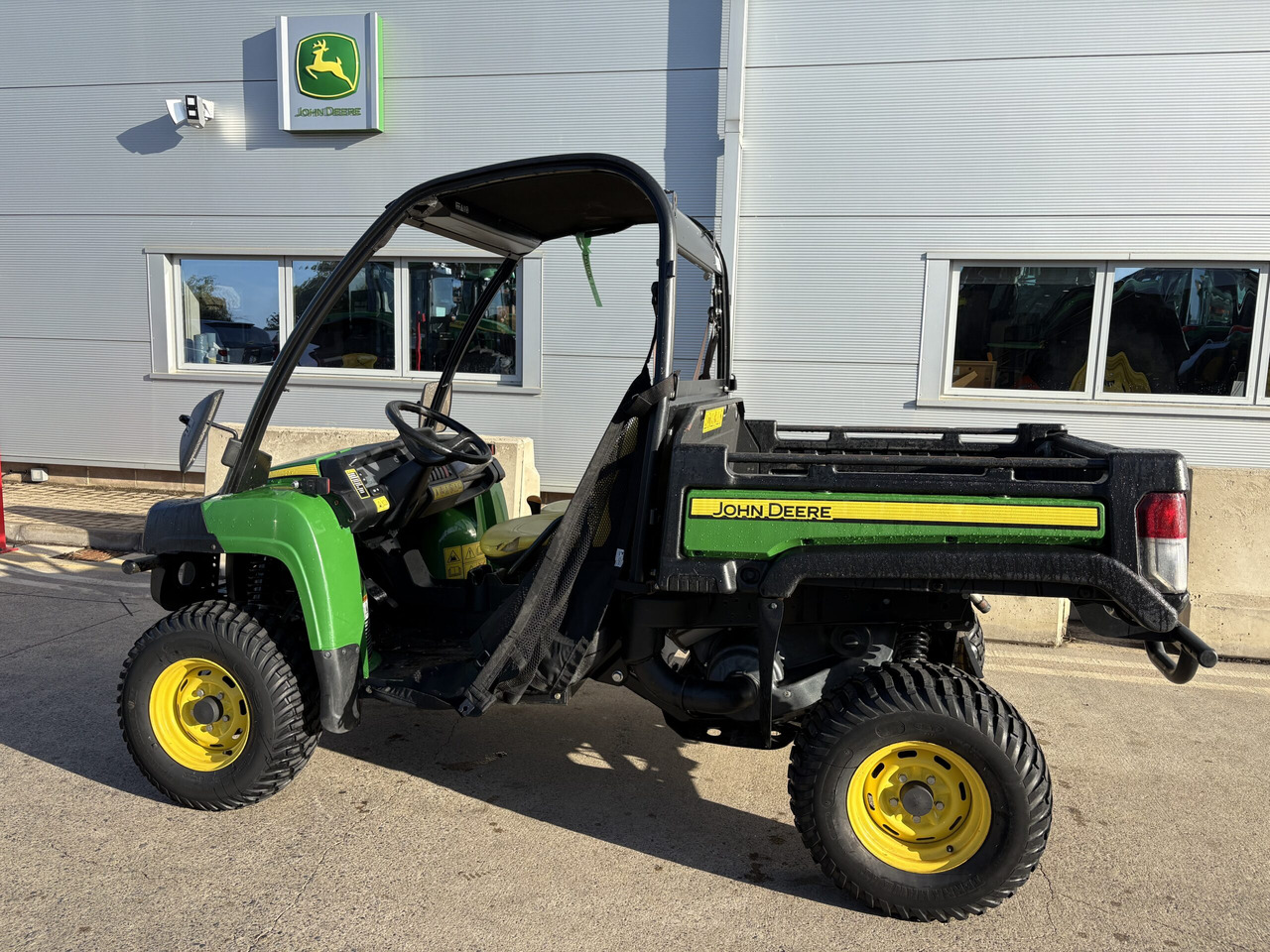 John Deere XUV855M Gator - Сетеренско возило/ Квад: слика 1 John Deere XUV855M Gator - Сетеренско возило/ Квад: слика 1
