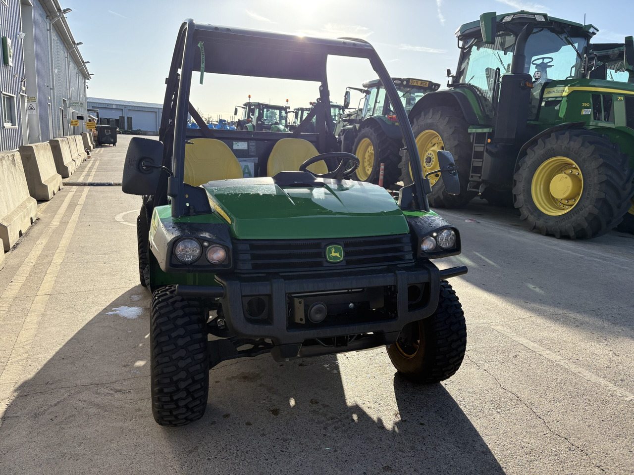 John Deere XUV855M Gator - Сетеренско возило/ Квад: слика 2 John Deere XUV855M Gator - Сетеренско возило/ Квад: слика 2