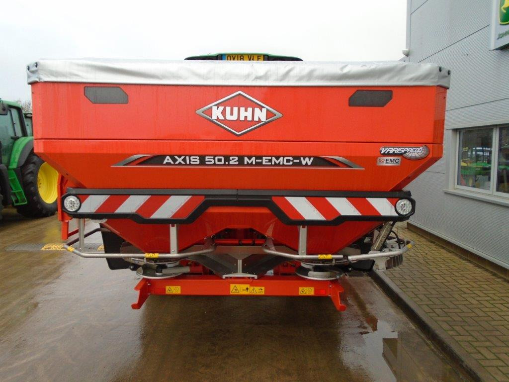 Kuhn Axis 50.2 M EMC W ISO PRO - Распрскувач на вештачко ѓубриво: слика 2 Kuhn Axis 50.2 M EMC W ISO PRO - Распрскувач на вештачко ѓубриво: слика 2