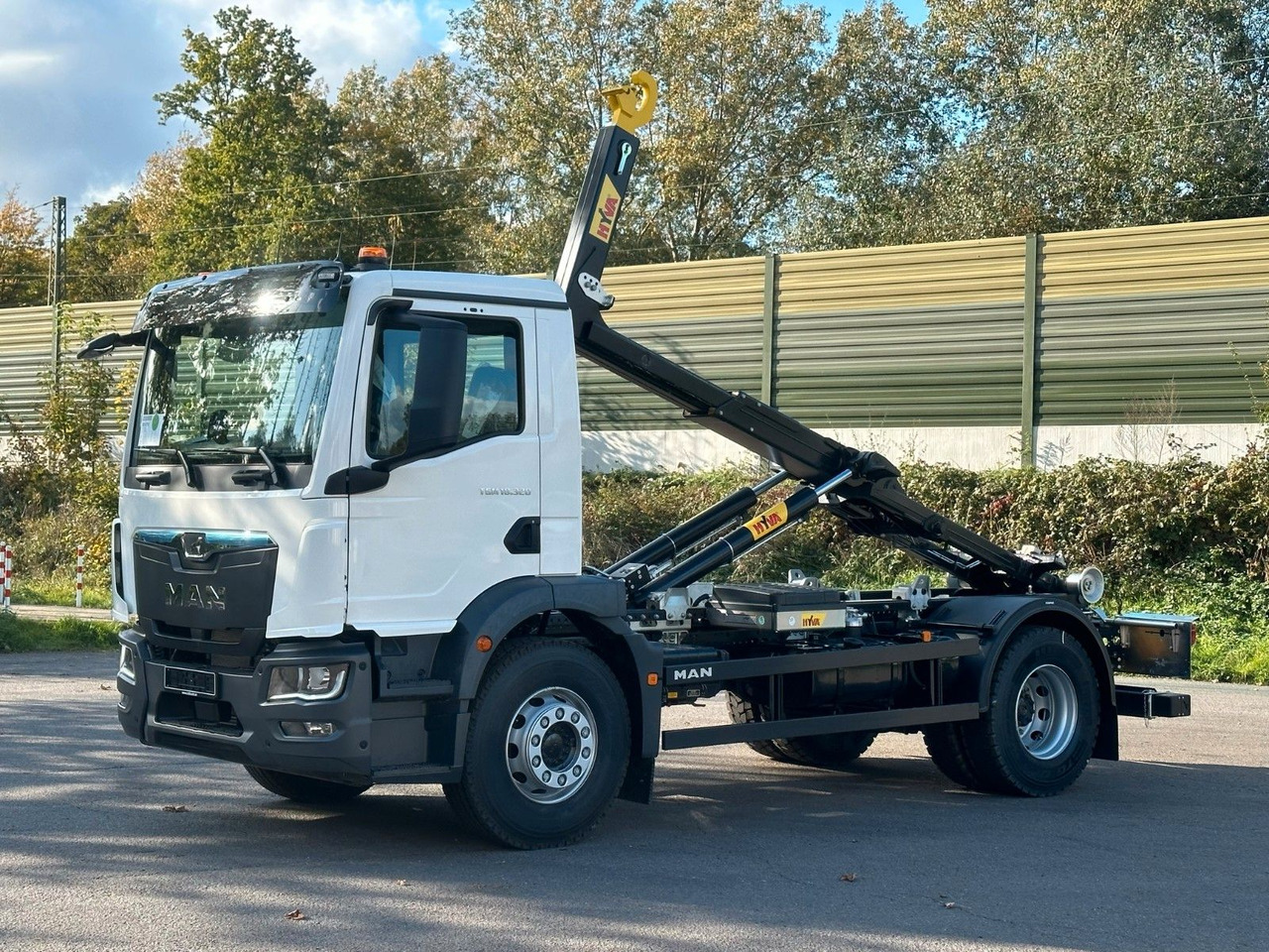 MAN TGM 18.320 4x2 Euro 6e Hyva 12-45 - Камион со кука за подигање, Камион со кран: слика 2 MAN TGM 18.320 4x2 Euro 6e Hyva 12-45 - Камион со кука за подигање, Камион со кран: слика 2