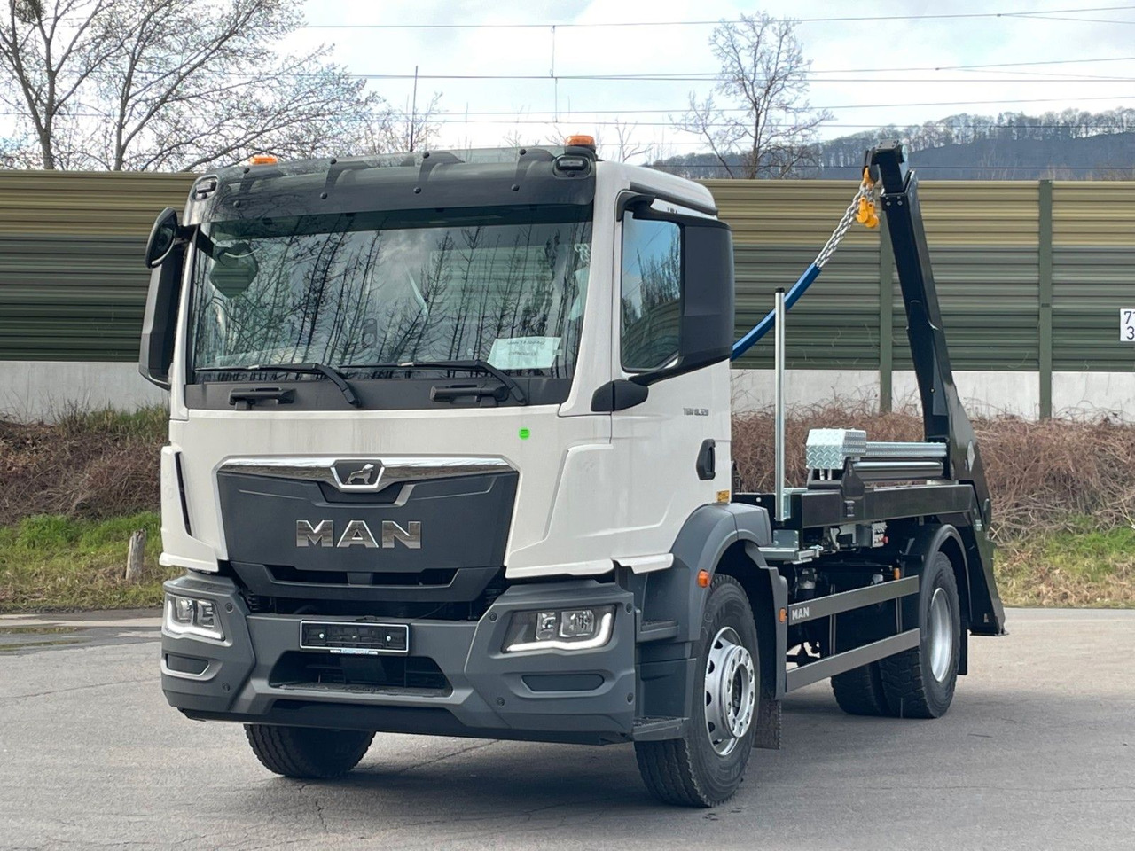 MAN TGM 18.320 4x2 Euro 6e Hyva Absetzkipper - Кипер, Камион со кран: слика 2 MAN TGM 18.320 4x2 Euro 6e Hyva Absetzkipper - Кипер, Камион со кран: слика 2