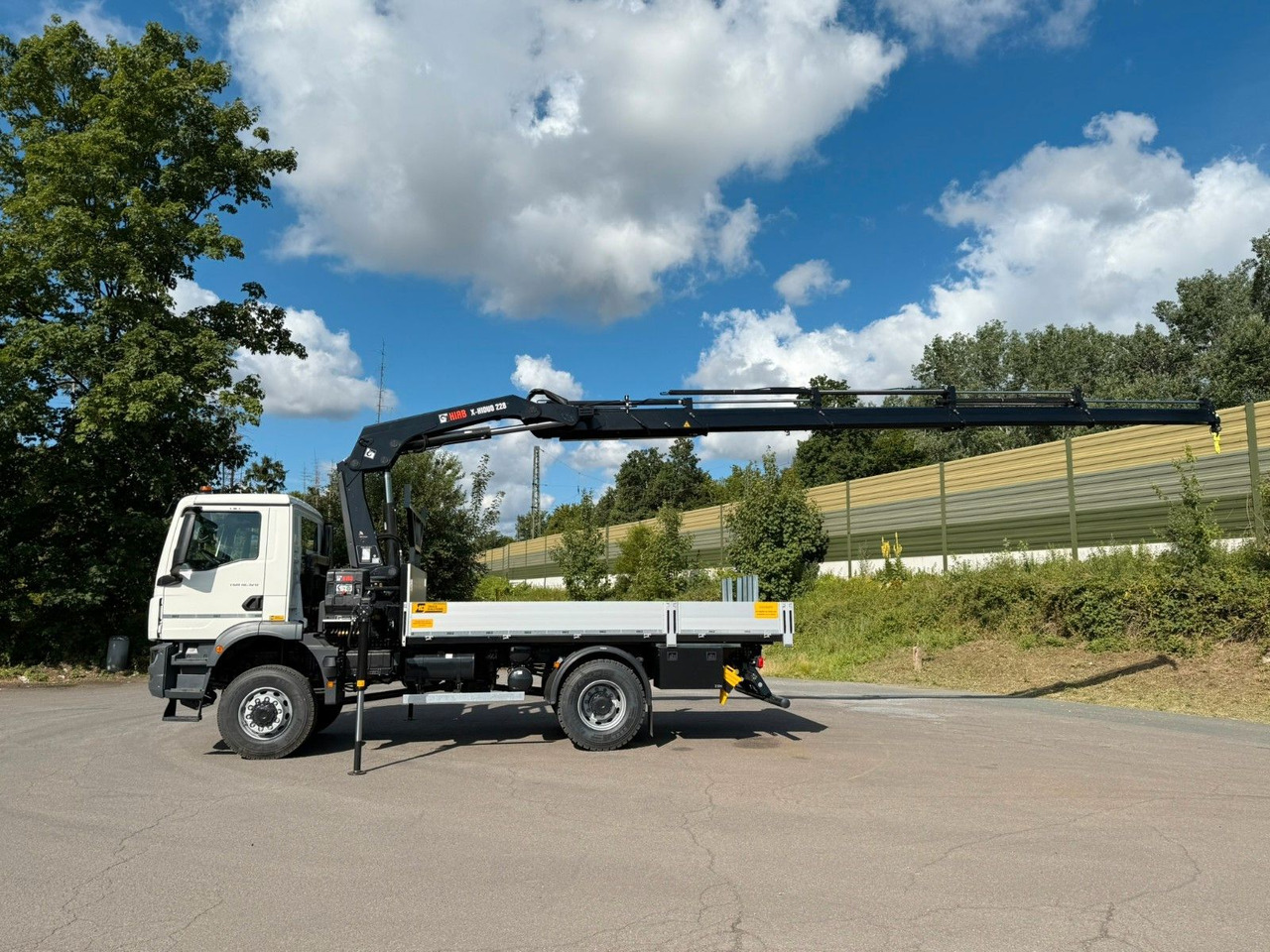 MAN TGM 18.320 4x4 Hiab 228-4 Kran - Камион со кран: слика 2 MAN TGM 18.320 4x4 Hiab 228-4 Kran - Камион со кран: слика 2