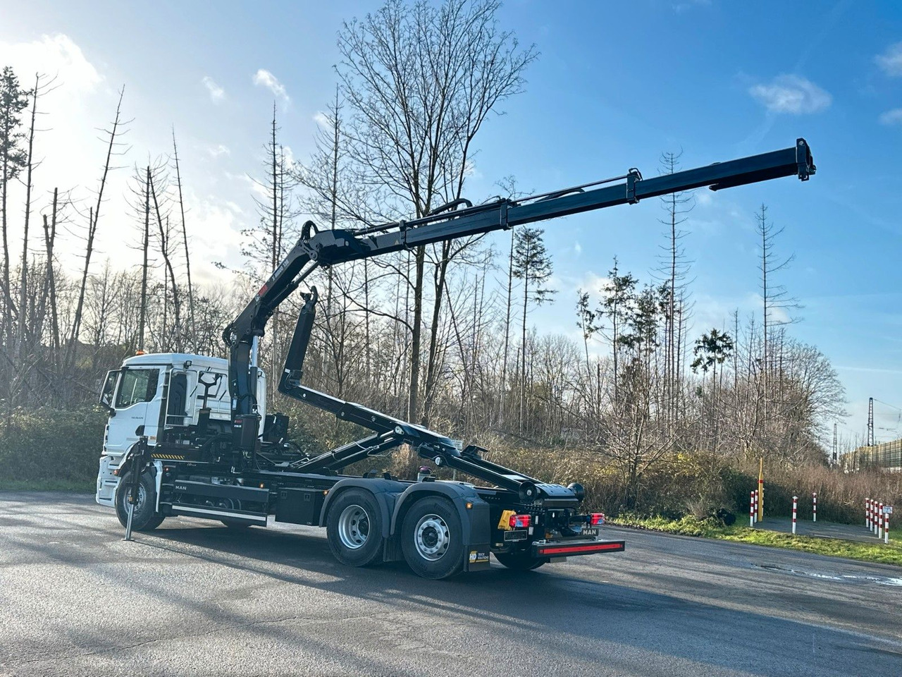 MAN TGS 26.470 6x2 Abrollkipper + Kran Hiab 138-3 - Камион со кука за подигање, Камион со кран: слика 4 MAN TGS 26.470 6x2 Abrollkipper + Kran Hiab 138-3 - Камион со кука за подигање, Камион со кран: слика 4