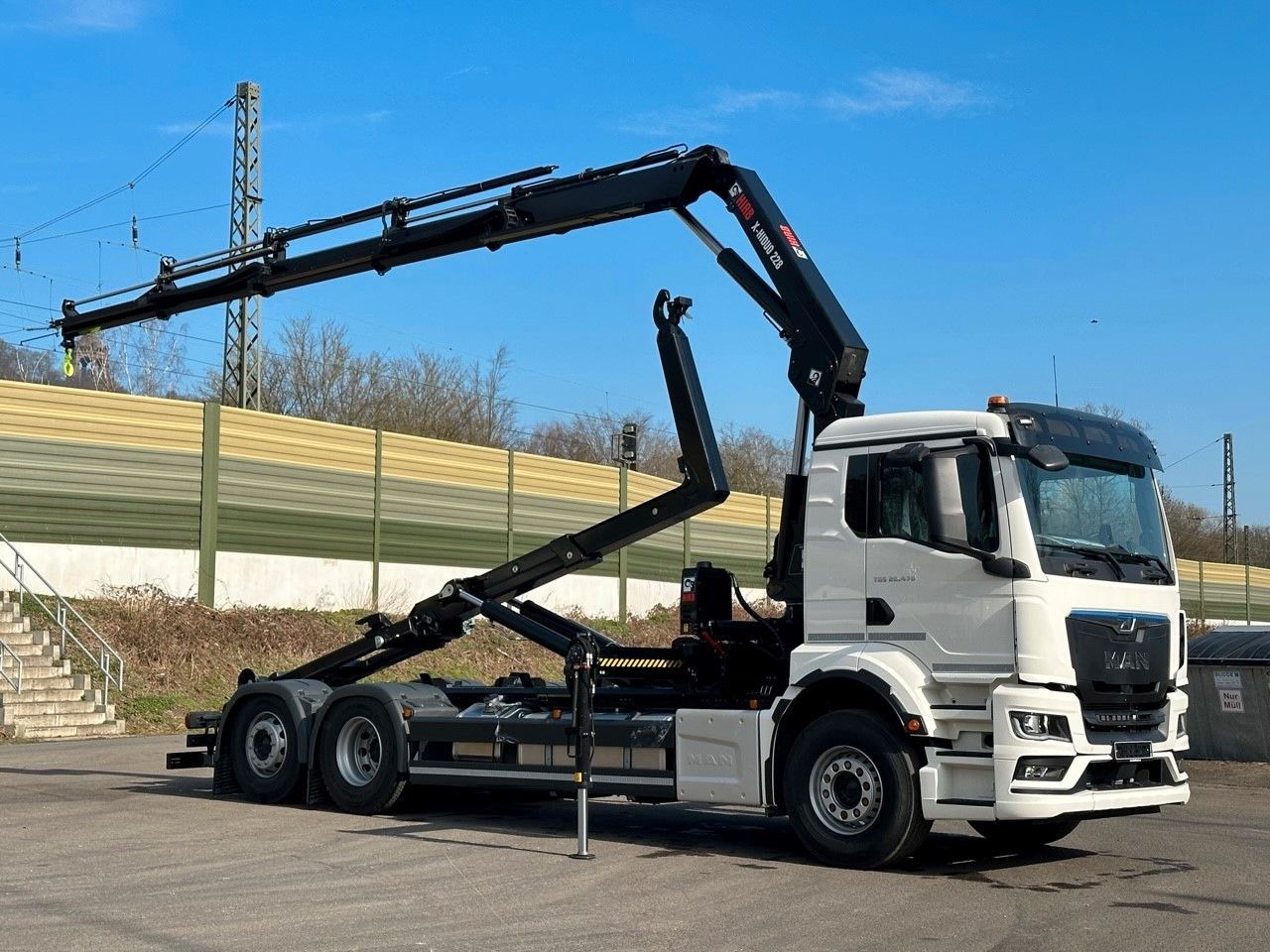 MAN TGS 26.470 6x2 Abrollkipper + Kran Hiab 228-4 - Камион со кука за подигање, Камион со кран: слика 3 MAN TGS 26.470 6x2 Abrollkipper + Kran Hiab 228-4 - Камион со кука за подигање, Камион со кран: слика 3