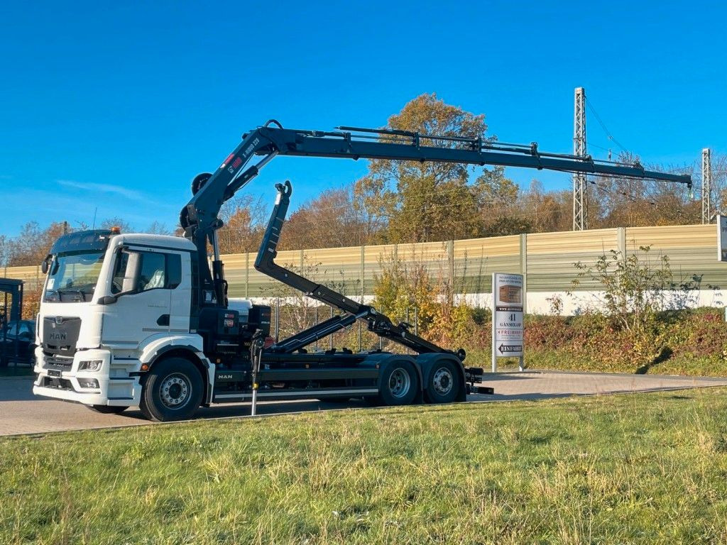 MAN TGS 26.470 6x2 Abrollkipper + Kran Hiab 228-6 - Камион со кука за подигање, Камион со кран: слика 2 MAN TGS 26.470 6x2 Abrollkipper + Kran Hiab 228-6 - Камион со кука за подигање, Камион со кран: слика 2