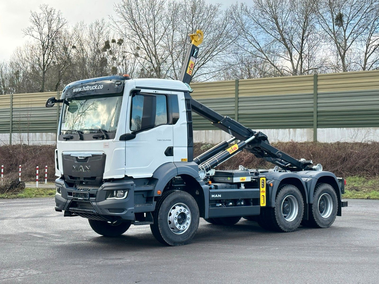 MAN TGS 33.440 6x4 Euro6e Abrollkipper Hyva - Камион со кука за подигање, Камион со кран: слика 2 MAN TGS 33.440 6x4 Euro6e Abrollkipper Hyva - Камион со кука за подигање, Камион со кран: слика 2