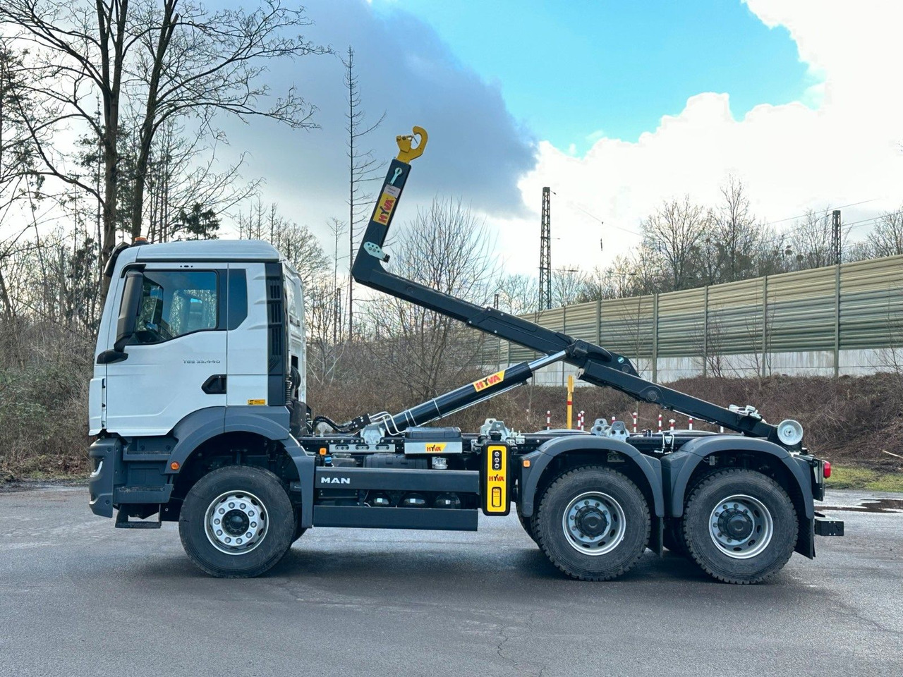MAN TGS 33.440 6x4 Euro6e Abrollkipper Hyva - Камион со кука за подигање, Камион со кран: слика 3 MAN TGS 33.440 6x4 Euro6e Abrollkipper Hyva - Камион со кука за подигање, Камион со кран: слика 3