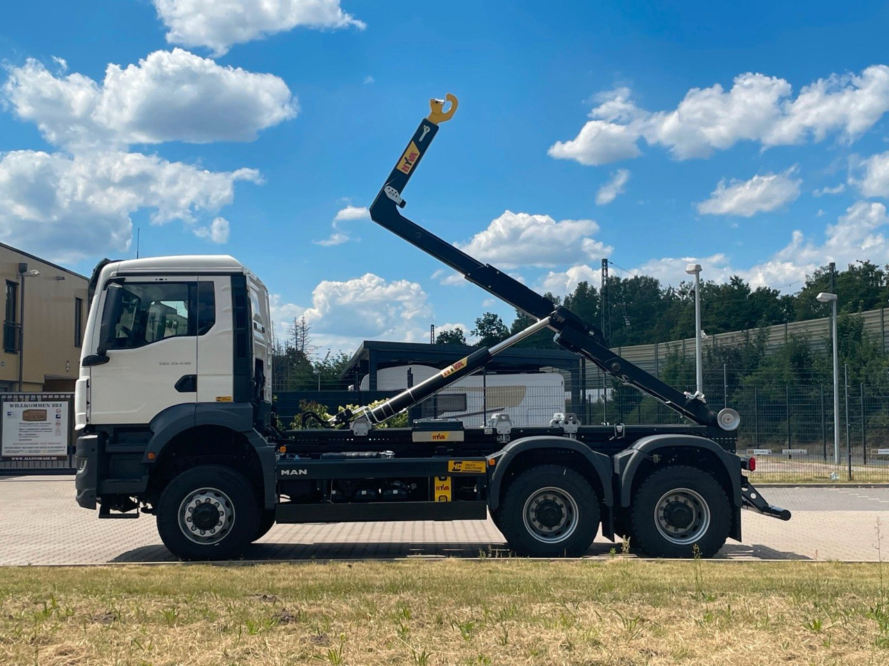 MAN TGS 33.440 6x6 Euro6e Hyva - Hiab MultiLift - Камион со кука за подигање, Камион со кран: слика 3 MAN TGS 33.440 6x6 Euro6e Hyva - Hiab MultiLift - Камион со кука за подигање, Камион со кран: слика 3