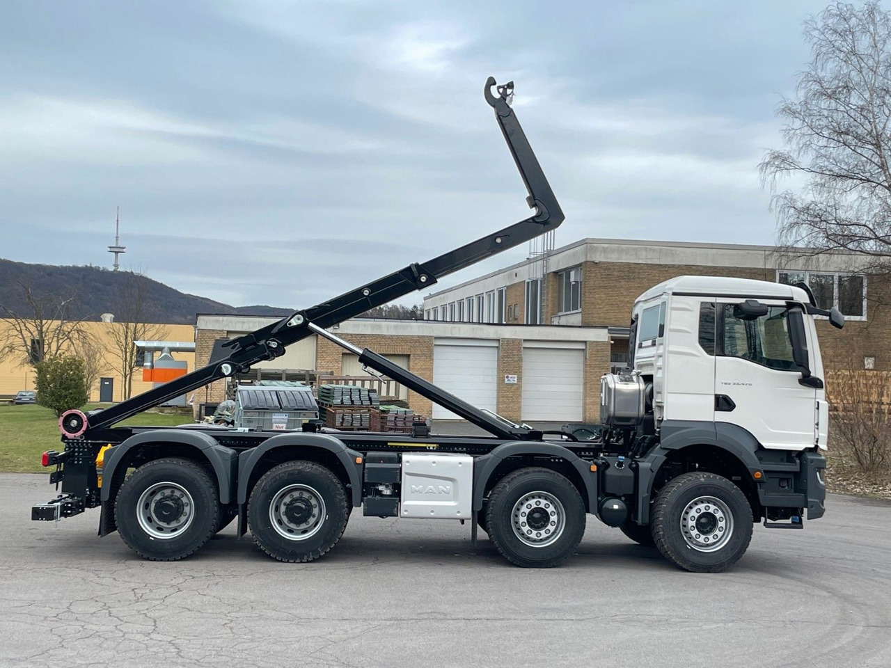 Лизинг на  MAN TGS 35.470 8x4 Euro6e Hiab MultLift Abrollkipper MAN TGS 35.470 8x4 Euro6e Hiab MultLift Abrollkipper: слика 7