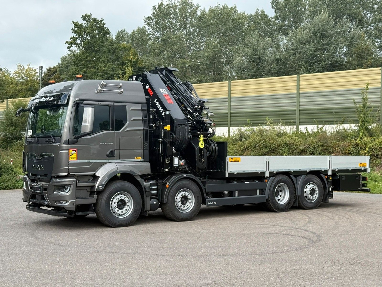 MAN TGS 35.520 8x2 BL HIAB X-HiPro858E-8 & Jib150x-6 - Камион со кран: слика 1 MAN TGS 35.520 8x2 BL HIAB X-HiPro858E-8 & Jib150x-6 - Камион со кран: слика 1
