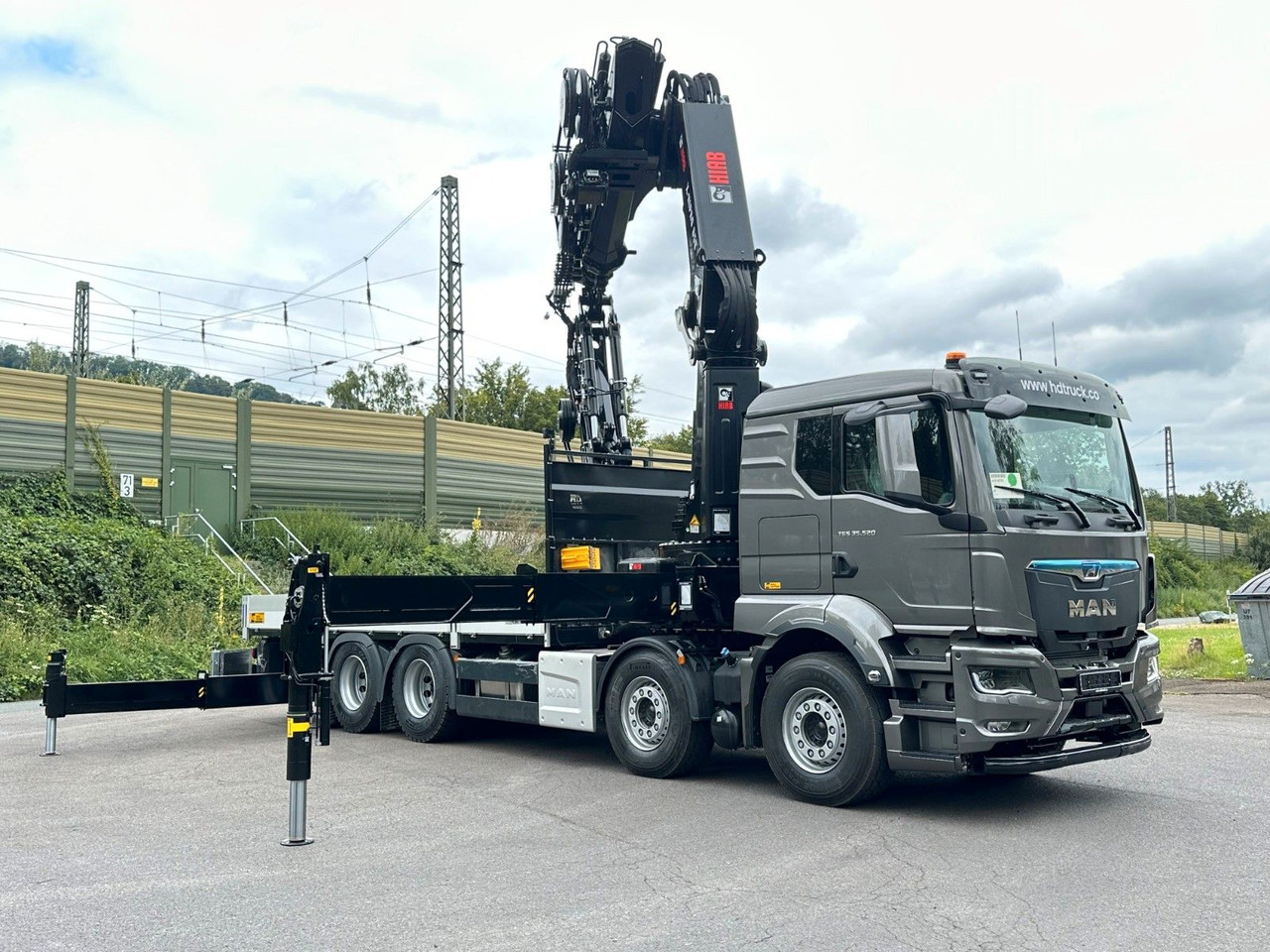 MAN TGS 35.520 8x4 BL HIAB X-HiPro858E-8 & Jib150x-6 - Камион со кран: слика 2 MAN TGS 35.520 8x4 BL HIAB X-HiPro858E-8 & Jib150x-6 - Камион со кран: слика 2