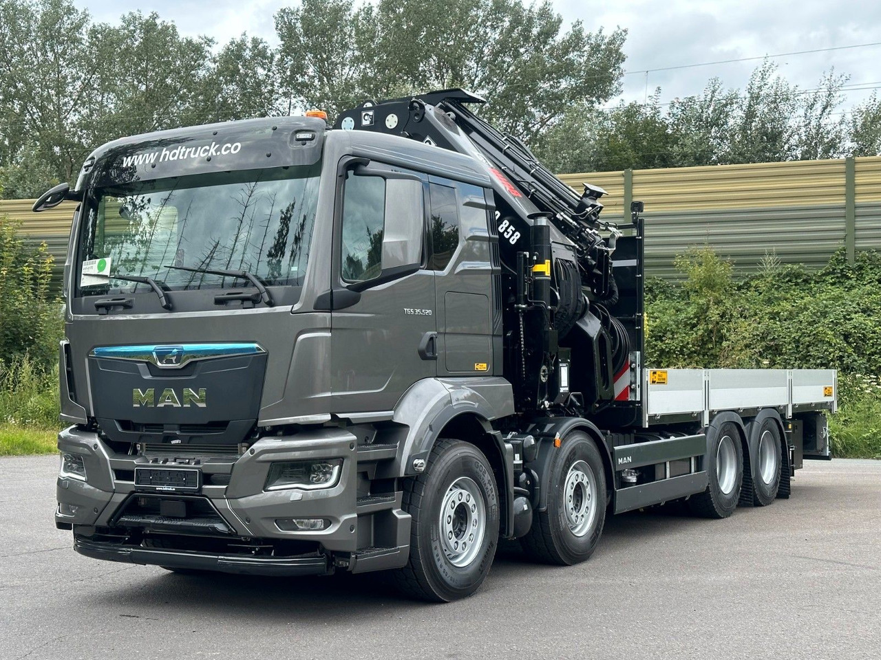 MAN TGS 35.520 8x4 BL HIAB X-HiPro858E-8 & Jib150x-6 - Камион со кран: слика 3 MAN TGS 35.520 8x4 BL HIAB X-HiPro858E-8 & Jib150x-6 - Камион со кран: слика 3