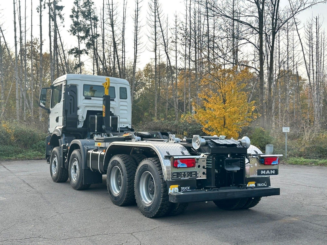 MAN TGS 35.520 8x4 Euro6e Hyva 26-55 Abrollkipper - Камион со кука за подигање: слика 4 MAN TGS 35.520 8x4 Euro6e Hyva 26-55 Abrollkipper - Камион со кука за подигање: слика 4
