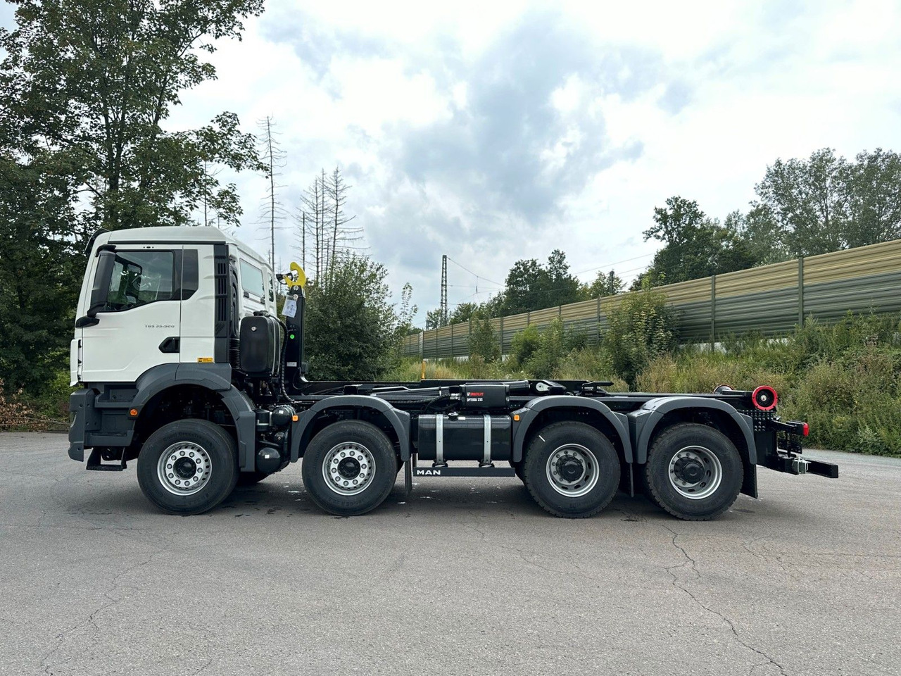 MAN TGS 35.520 8x4 Euro6e MultiLift 25s59 - Камион со кука за подигање: слика 3 MAN TGS 35.520 8x4 Euro6e MultiLift 25s59 - Камион со кука за подигање: слика 3
