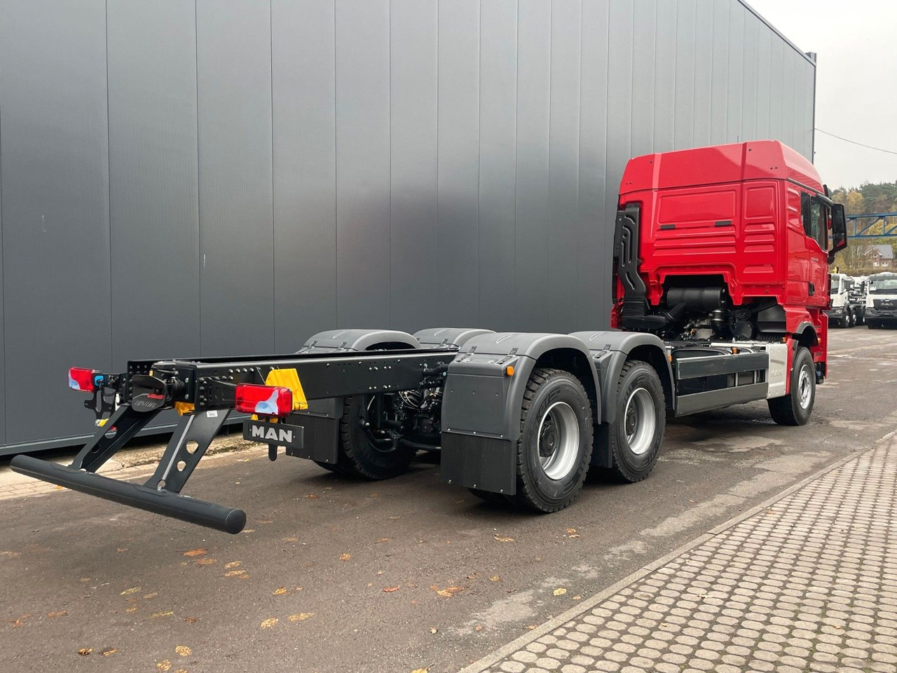 MAN TGX 33.510 6X4 BL - Камион со кабинска шасија: слика 3 MAN TGX 33.510 6X4 BL - Камион со кабинска шасија: слика 3