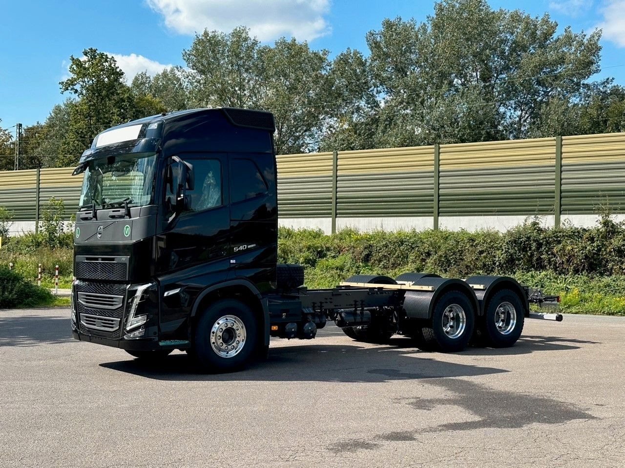 Volvo FH 540 6x4 - Камион со кабинска шасија: слика 2 Volvo FH 540 6x4 - Камион со кабинска шасија: слика 2