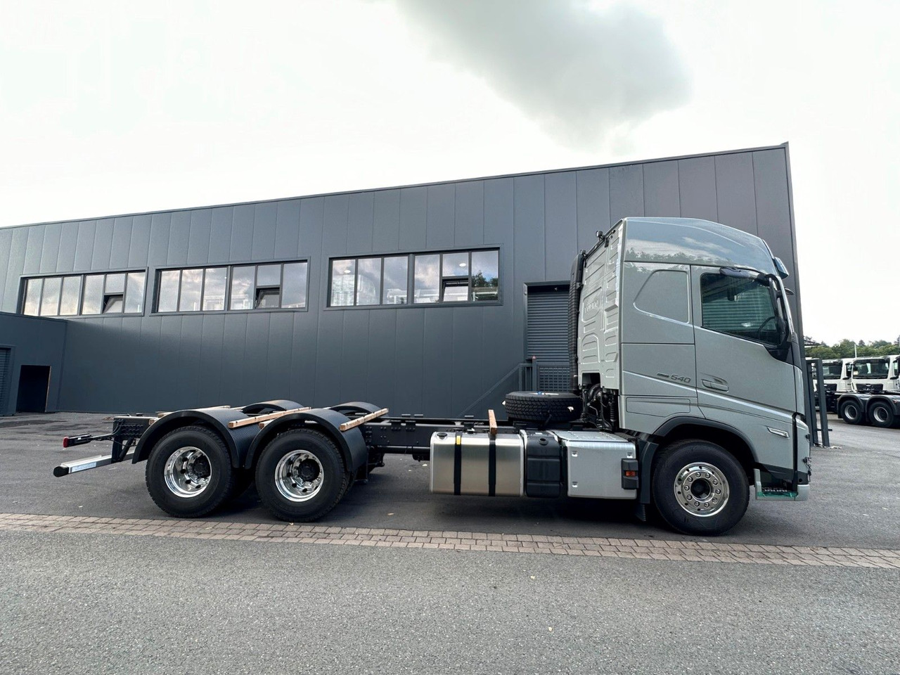 Volvo FH 540 6x4 - Камион со кабинска шасија: слика 4 Volvo FH 540 6x4 - Камион со кабинска шасија: слика 4
