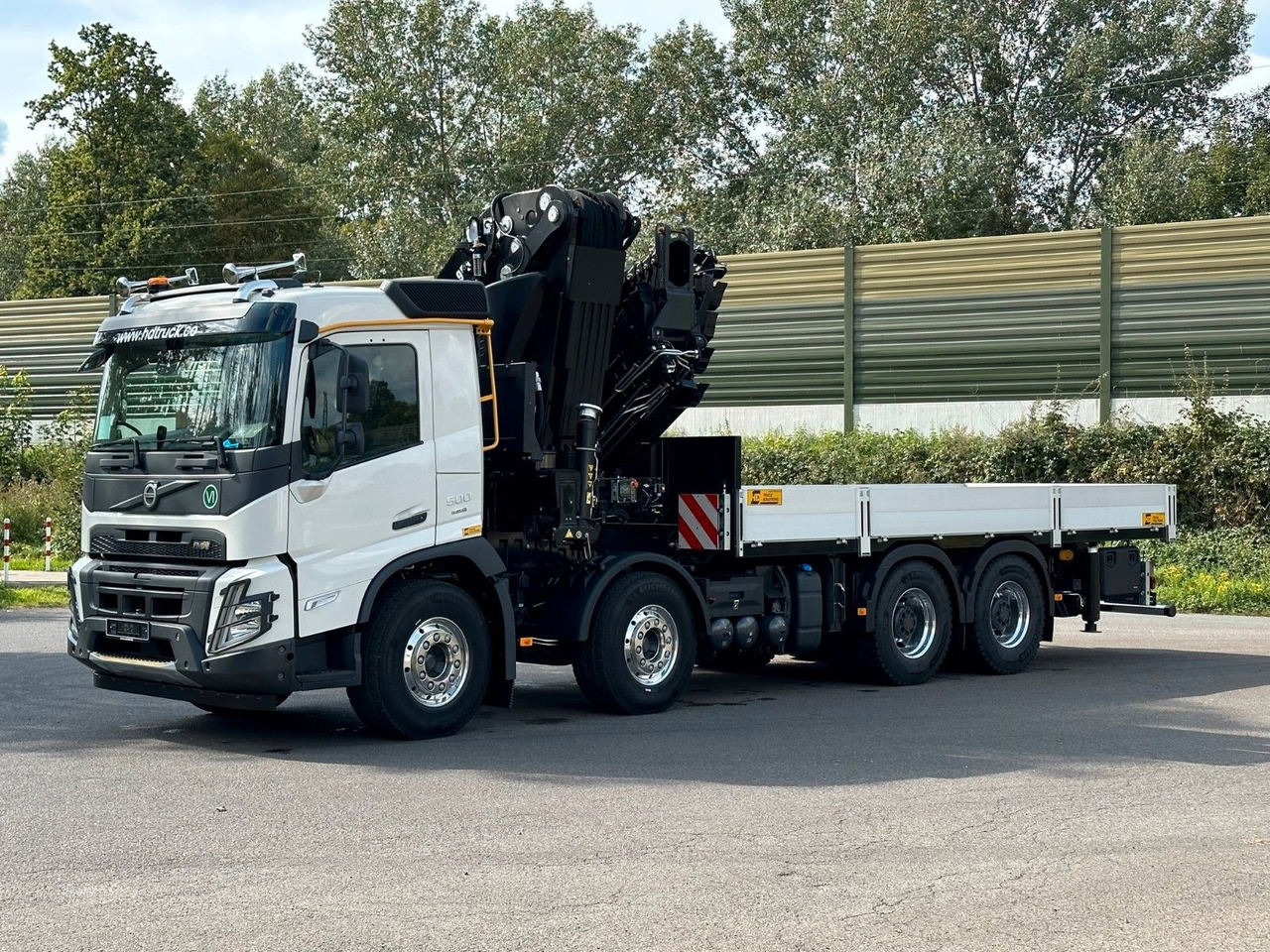 Камион со платформа, Камион со кран Volvo FMX 500 8x4 EFFER 955-8s + Jib 6s: слика 1
