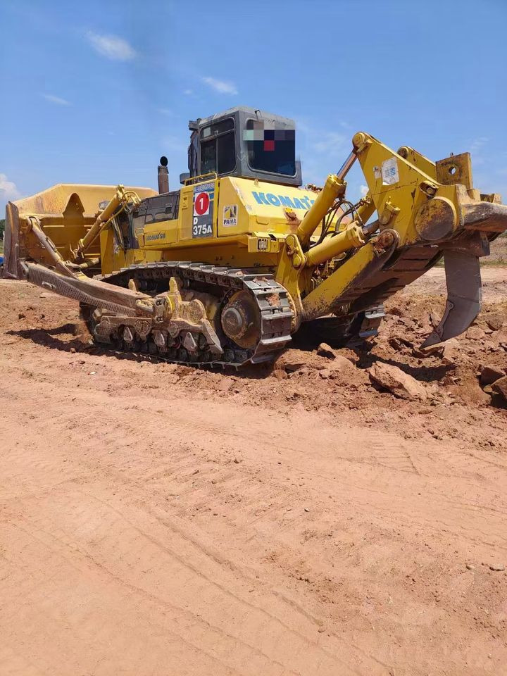 Bulldozer Prices Used Bulldozer Market Used Caterpillar D5 D6 D7 komatsu 155a 375 Kenya Used Equipment Market Cheap Bulldozer - Булдожер: слика 3 Bulldozer Prices Used Bulldozer Market Used Caterpillar D5 D6 D7 komatsu 155a 375 Kenya Used Equipment Market Cheap Bulldozer - Булдожер: слика 3