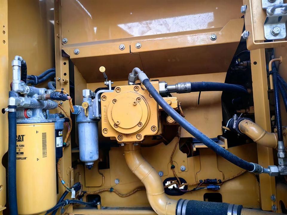 CAT 320 - Багер гасеничар: слика 5 CAT 320 - Багер гасеничар: слика 5