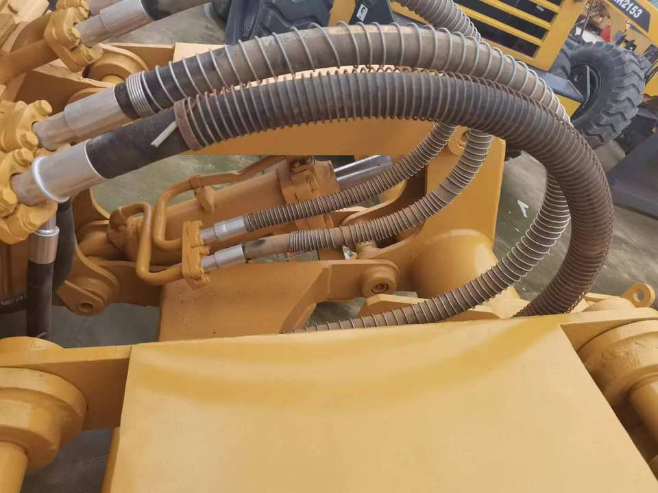 Hot Sale High Quality Used CAT D7G Bulldozer Construction Machinery Caterpillar Bulldozer - Булдожер: слика 4 Hot Sale High Quality Used CAT D7G Bulldozer Construction Machinery Caterpillar Bulldozer - Булдожер: слика 4