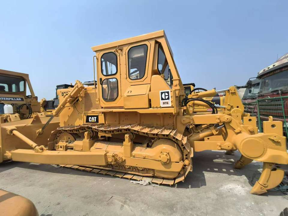 Hot Sale Used CAT Bulldozer D7G in Good Condition Second-hand Caterpillar Bulldozer D7G Construction Machinery - Булдожер: слика 5 Hot Sale Used CAT Bulldozer D7G in Good Condition Second-hand Caterpillar Bulldozer D7G Construction Machinery - Булдожер: слика 5