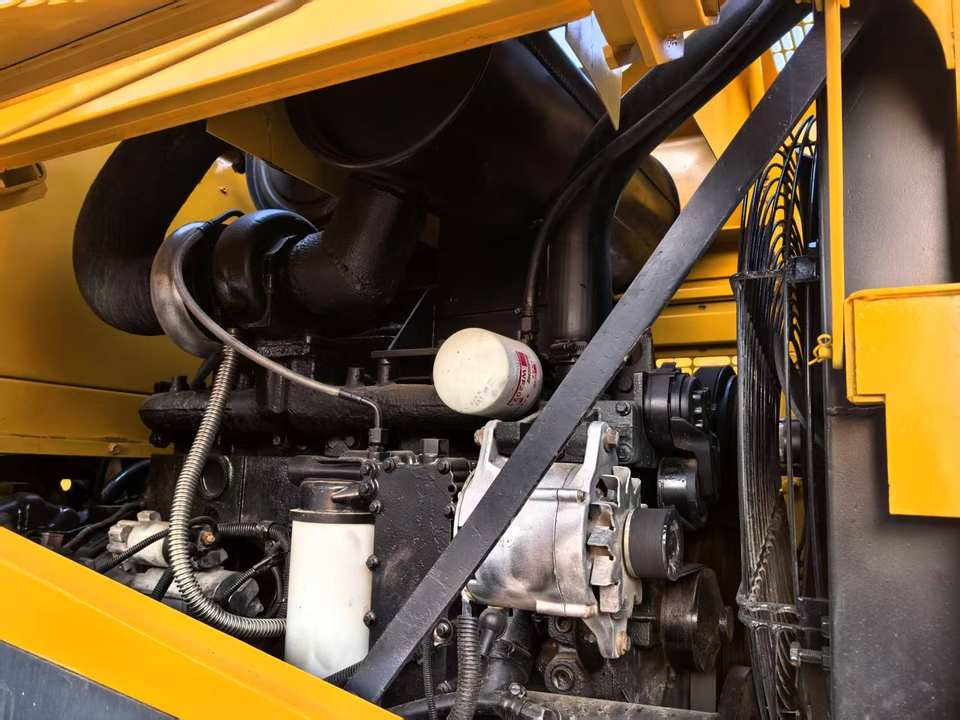 Japan Komatsu WA380-3 WA380-6 WA400-1 WA400-3 WA320-6 WA430-5 Mining Wheel Loader, Used Komatsu WA380 Mini Front End Loader - Натоварувач на тркала: слика 4 Japan Komatsu WA380-3 WA380-6 WA400-1 WA400-3 WA320-6 WA430-5 Mining Wheel Loader, Used Komatsu WA380 Mini Front End Loader - Натоварувач на тркала: слика 4