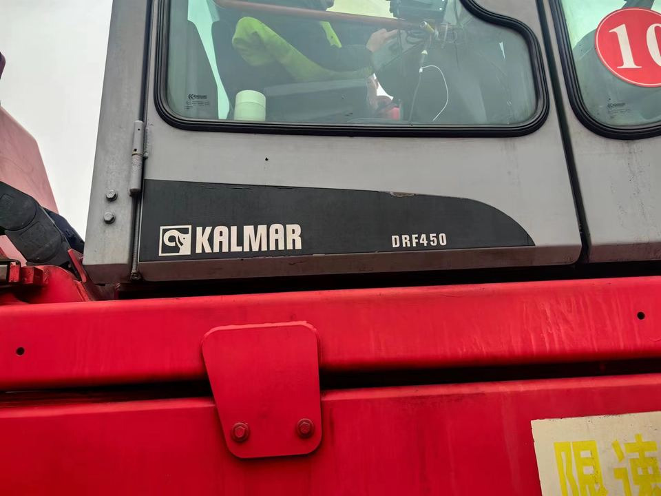 Kalmar DRF450 Sweden Kalmar Used 45 Ton Reach Stacker for Containers to Popularly Sell - Сложувачки досегнувач: слика 4 Kalmar DRF450 Sweden Kalmar Used 45 Ton Reach Stacker for Containers to Popularly Sell - Сложувачки досегнувач: слика 4