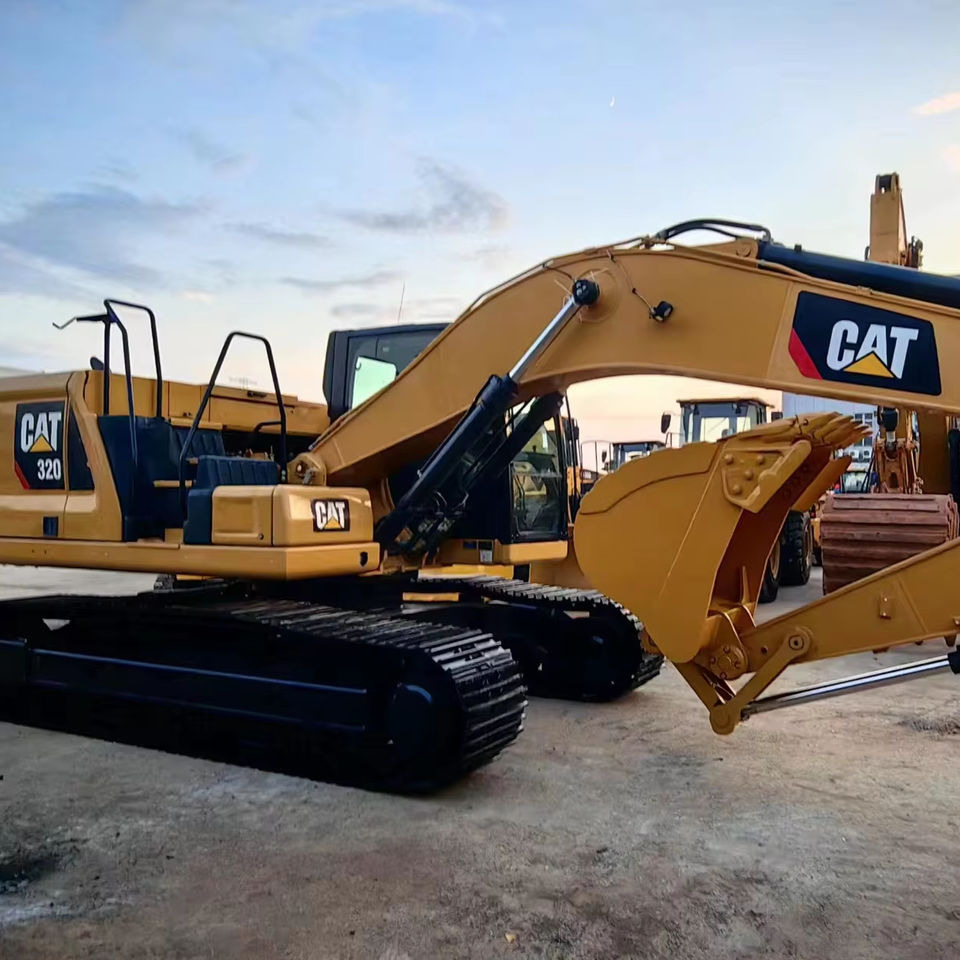 Original Caterpillar 320 Excavator 20 Tons Used, Excavadora CAT 320 320GC 320GX 320NG 323 325 326 329 330 Excavator on Sale - Багер гасеничар: слика 1 Original Caterpillar 320 Excavator 20 Tons Used, Excavadora CAT 320 320GC 320GX 320NG 323 325 326 329 330 Excavator on Sale - Багер гасеничар: слика 1