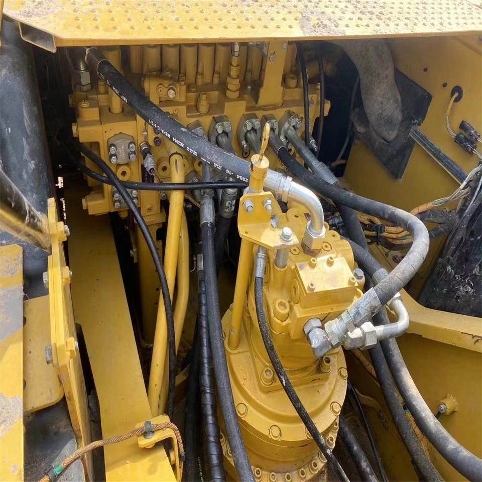 Used Caterpillar 330 Crawler Excavator High Profile Cat330 Sold at a Low Price in Shanghai with Reliable Quality - Багер гасеничар: слика 3 Used Caterpillar 330 Crawler Excavator High Profile Cat330 Sold at a Low Price in Shanghai with Reliable Quality - Багер гасеничар: слика 3